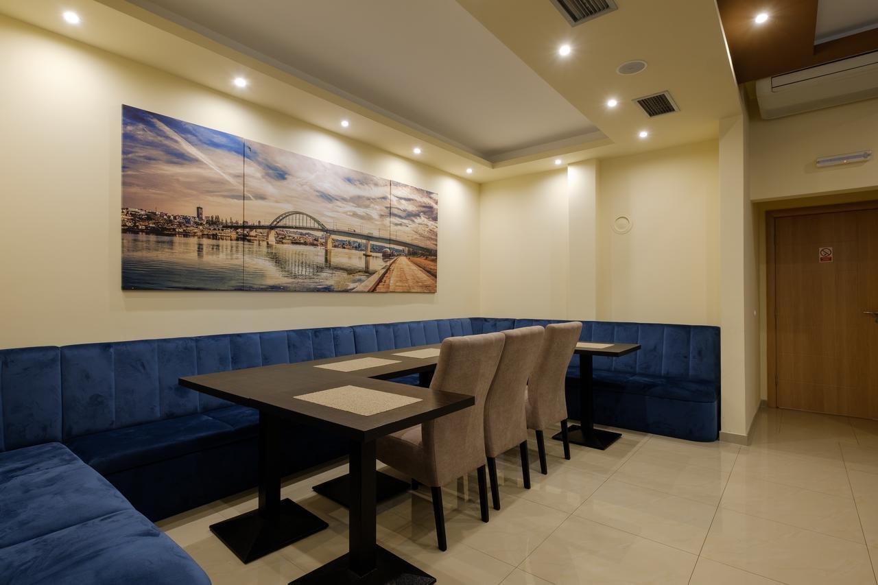 Airport Hotel Garni เบลเกรด ภายนอก รูปภาพ
